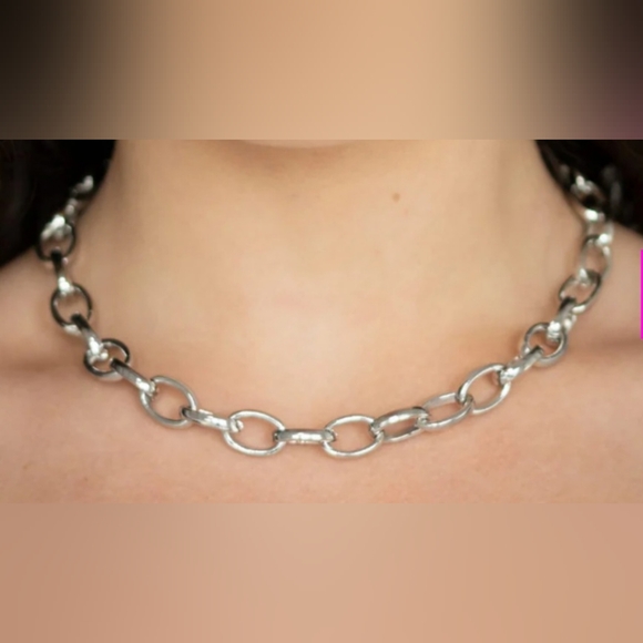NEW Large Links Silver Tone Chain Necklace  And Earrings Paparazzi - Picture 2 of 7